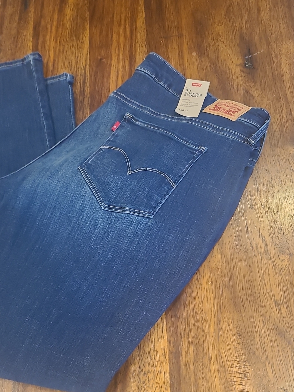 Women’s Levi 311 Shaping Skinny Sz 24w. New - Picture 2 of 6